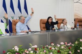 Members of Nicaragua National Assembly vote on changes to constitution governing citizenship