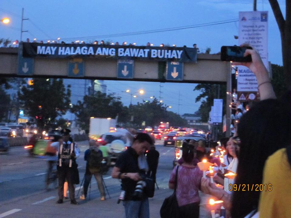 Every life has value sign prayer vigil Philippines 2016