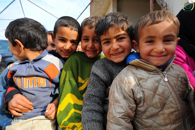 Syrian_refugee_children_March2012_IHH_Insani_Yardim_Vakfi-Turkey