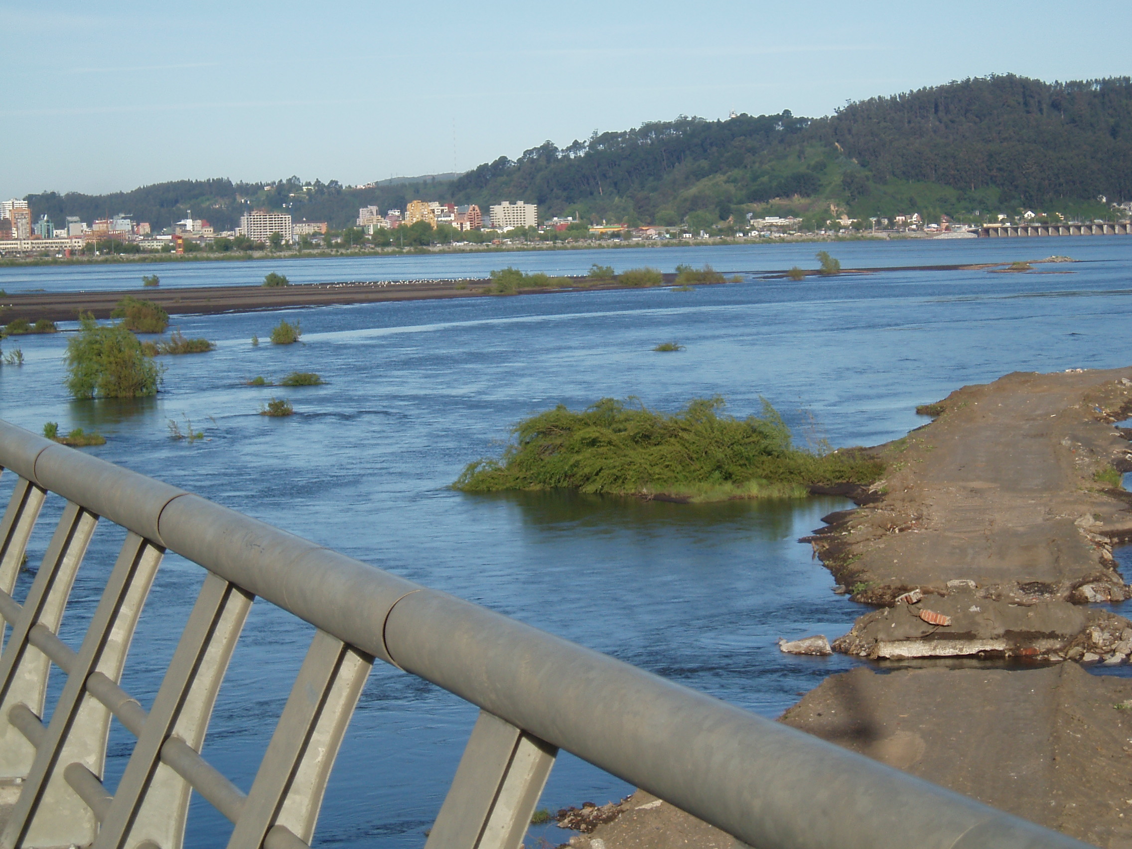 concepcion_and_the_biobio_river