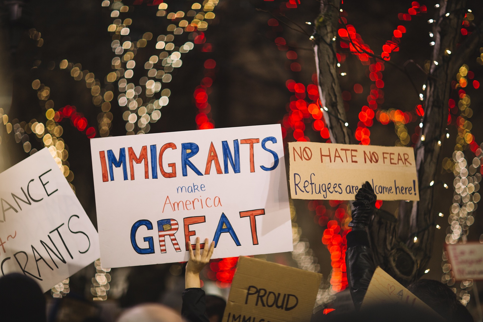 immigrants_are_welcome_here_sign