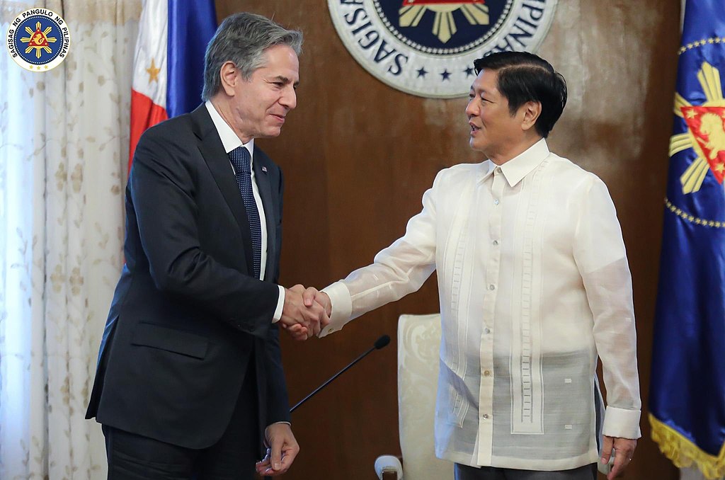 tony_blinken_and_bongbong_marcos_shaking_hands_2_2022-08-06